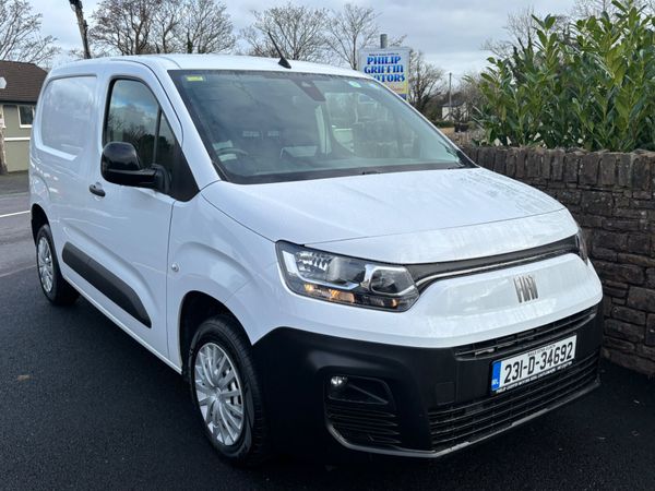 New Model Fiat DOBLO Tecnico Plus only 61000 kms 379561783