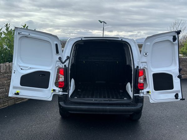 New Model Fiat DOBLO Tecnico Plus only 61000 kms 379561841