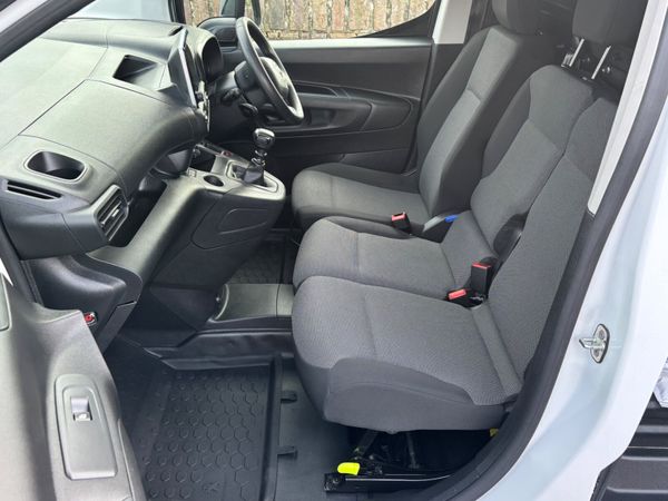 New Model Fiat DOBLO Tecnico Plus only 61000 kms 379561838