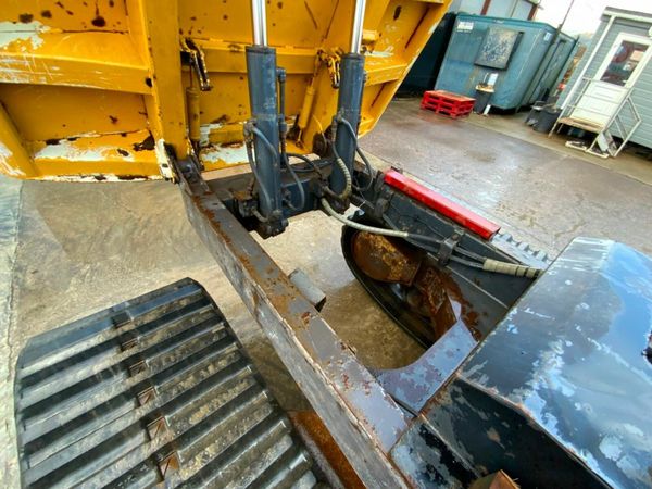 2004 HITACHI EG40r SWIVEL TRACK DUMPER. 379576561