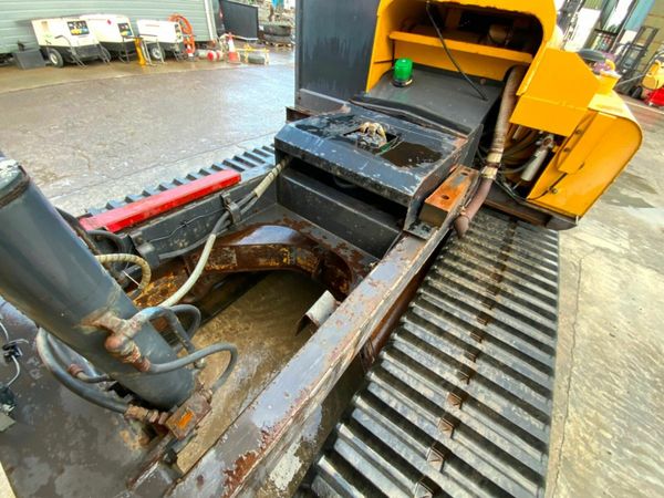 2004 HITACHI EG40r SWIVEL TRACK DUMPER. 379576562