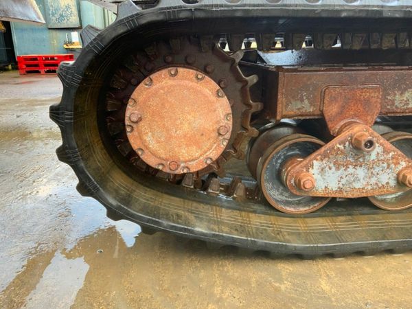 2004 HITACHI EG40r SWIVEL TRACK DUMPER. 379576570