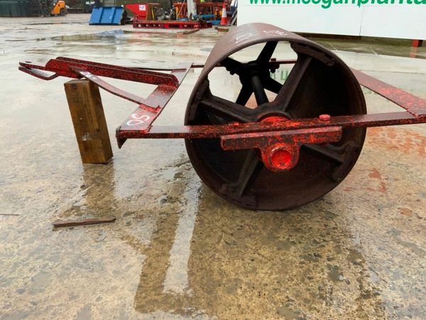 OLD STYLE CAST IRON TOW BEHIND ROLLER. 379583988