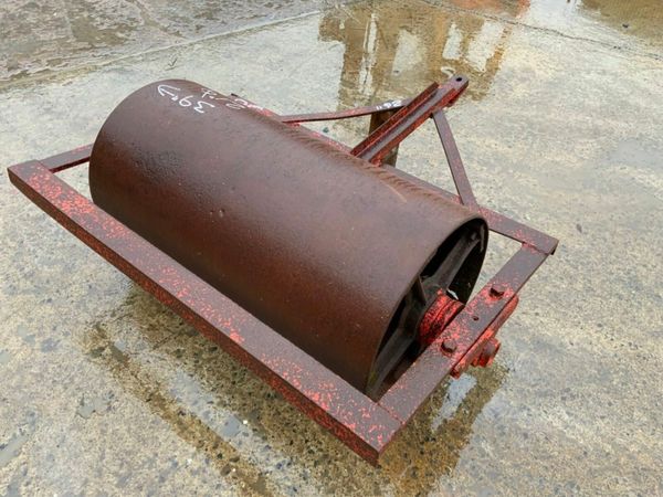 OLD STYLE CAST IRON TOW BEHIND ROLLER. 379583991