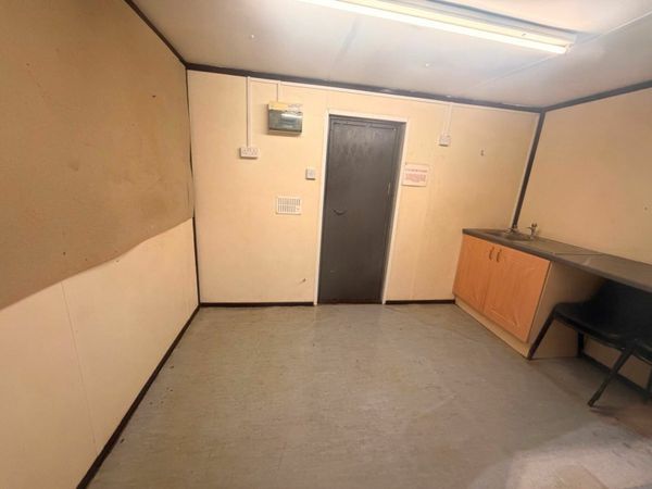 12 x 9 site office with kitchen unit 379583901
