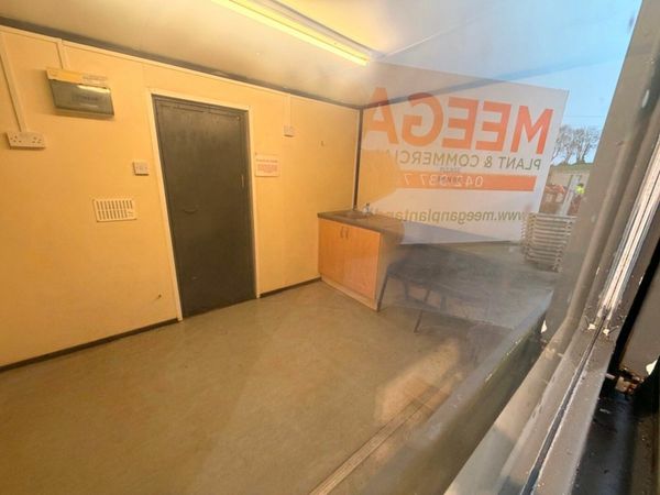 12 x 9 site office with kitchen unit 379583902