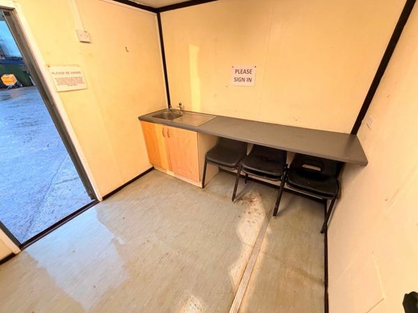 12 x 9 site office with kitchen unit 379583913