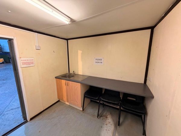 12 x 9 site office with kitchen unit 379583914