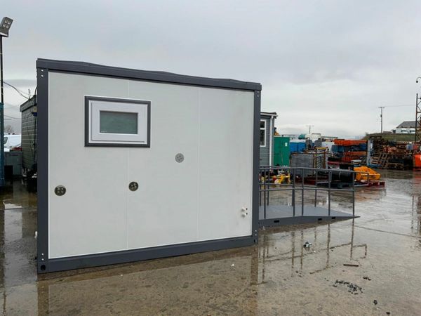 DISABLED ACCESS TOILET CONTAINER.......5138. 379684016