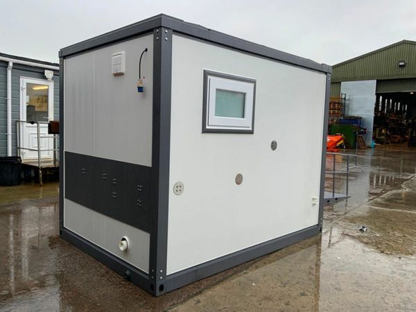 DISABLED ACCESS TOILET CONTAINER.......5138. 379684017