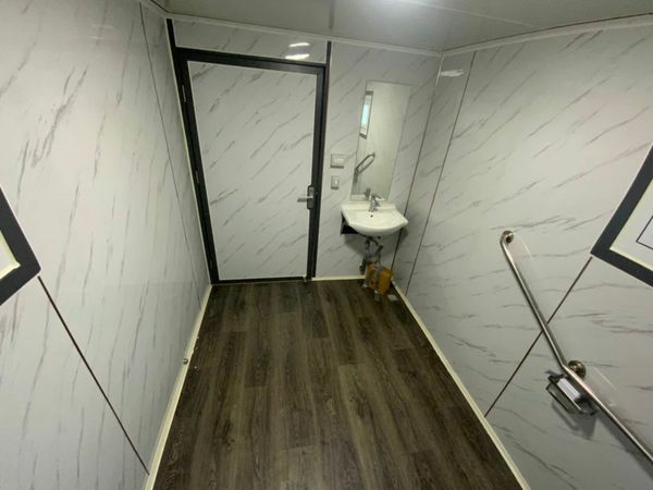 DISABLED ACCESS TOILET CONTAINER.......5138. 379684020