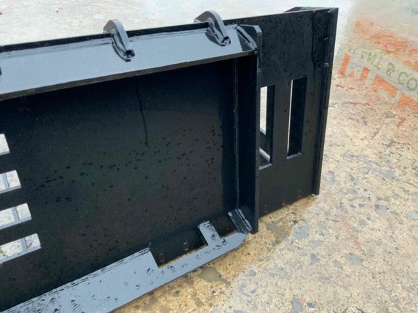 UNUSED SKID STEER STONE RAKE / BUCKET....318wa 379602795