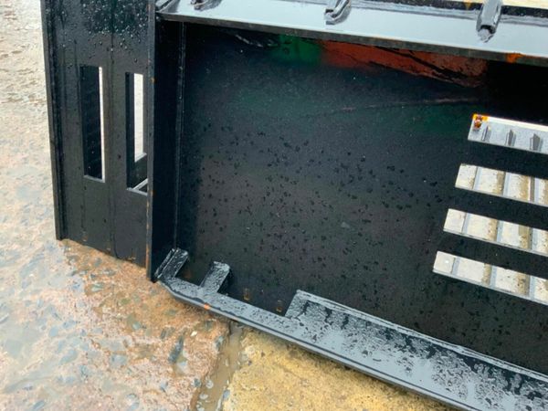 UNUSED SKID STEER STONE RAKE / BUCKET....318wa 379602798