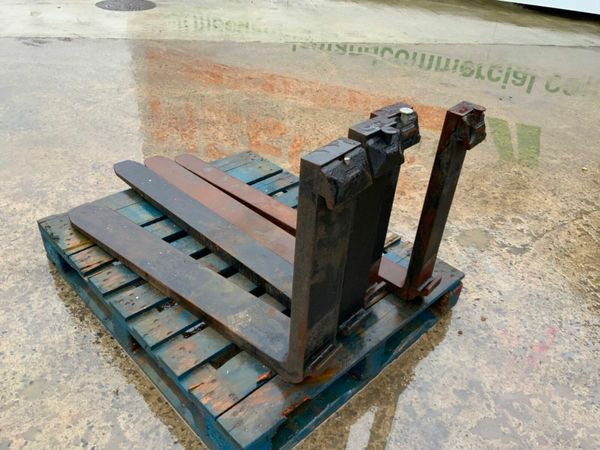 ASSORTED FORKLIFT / TELEPORTER  FORKS. 379602715