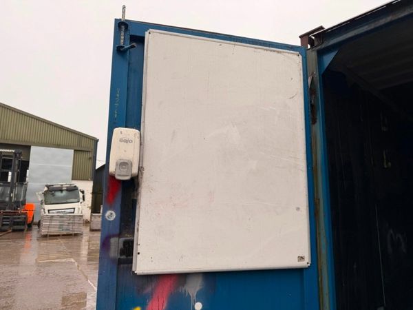 10 X 8 CONTAINER .....3660 379630717