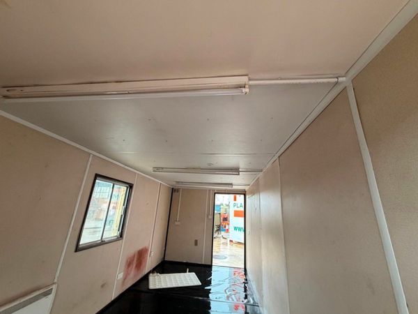 20 x 9 site office 379630954