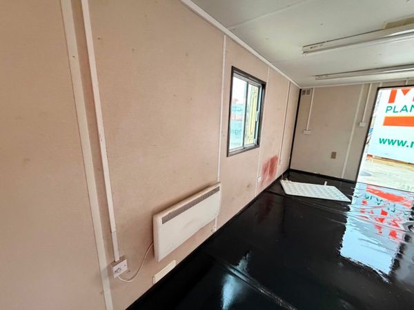 20 x 9 site office 379630956