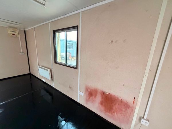 20 x 9 site office 379630960