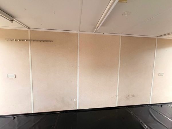 20 x 9 site office 379630961