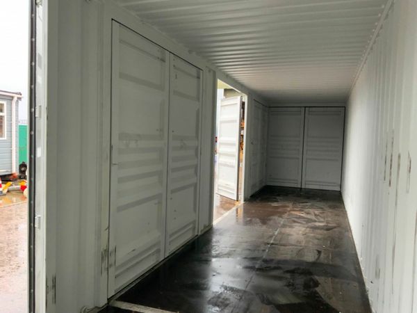 UNUSED 40ft CONTAINER...4 x SIDE DOORS...3543H. 379847953