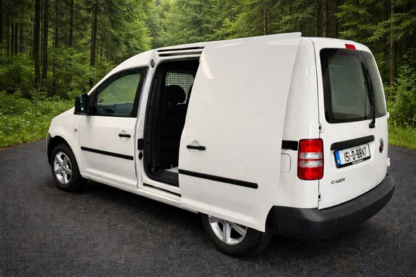 151 Volkswagen Caddy 1.6TDI -IMMACULATE- LOW KMS 379859194