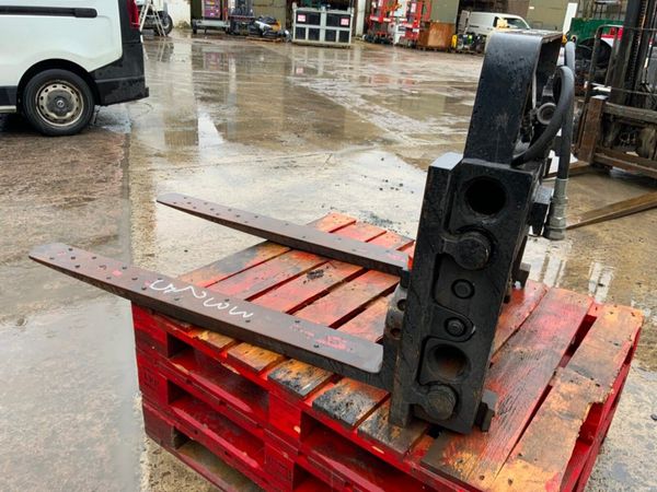 FORK POSITIONERS CLAMPING CARRIAGE....3325. 379897894