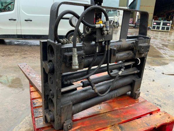 FORK POSITIONERS CLAMPING CARRIAGE....3325. 379897895