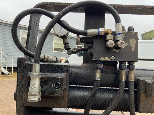 FORK POSITIONERS CLAMPING CARRIAGE....3325. 379897896