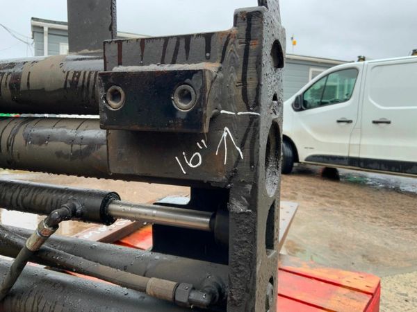 FORK POSITIONERS CLAMPING CARRIAGE....3325. 379897897