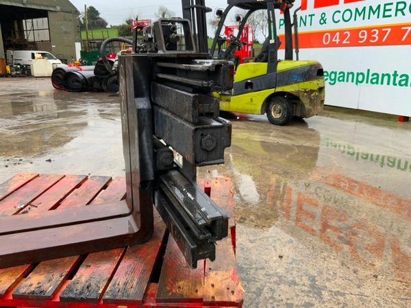 MEYER 6-0104 FORK POSITIONING CARRIAGE....3326 379898195