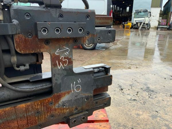 MEYER 6-0104 FORK POSITIONING CARRIAGE....3326 379898202