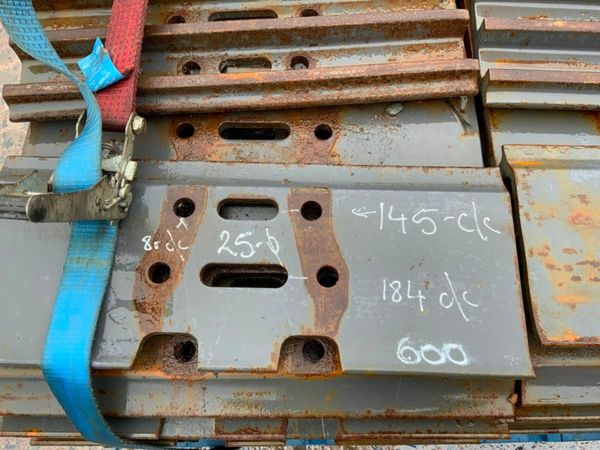 30/40 TONNETRACK PADS....600mm x 24mm......1222. 379970924