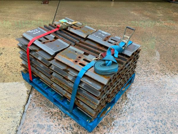 30/40 TONNETRACK PADS....600mm x 24mm......1222. 379970928