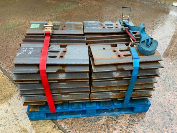 30/40 TONNETRACK PADS....600mm x 24mm......1222. 379970929