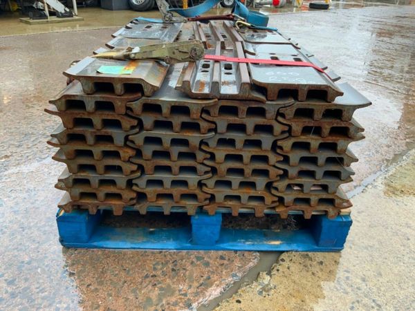 30/40 TONNETRACK PADS....600mm x 24mm......1222. 379970931