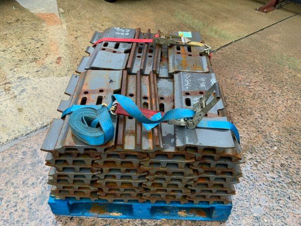 30/40 TONNETRACK PADS....600mm x 24mm......1222. 379970934