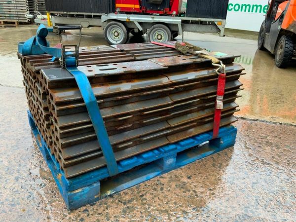 30/40 TONNETRACK PADS....600mm x 24mm......1222. 379970935