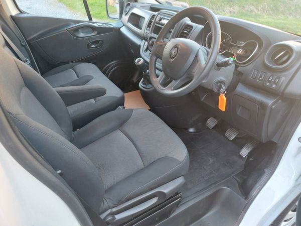 Renault Trafic 212 LWB 2.0L...Like NEW Condition 379973227