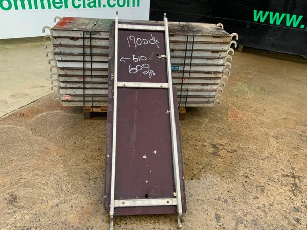1900mm ALUMINIUM STAGING PLATFORM......1900. 379974945