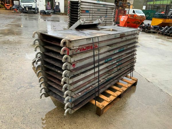 1900mm ALUMINIUM STAGING PLATFORM......1900. 379974949