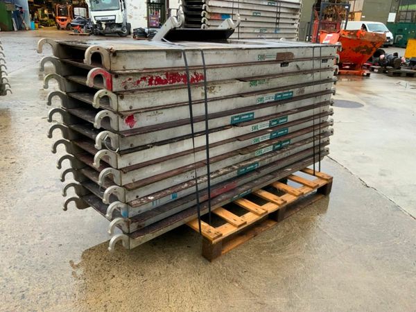 1900mm ALUMINIUM STAGING PLATFORM......1900. 379974954