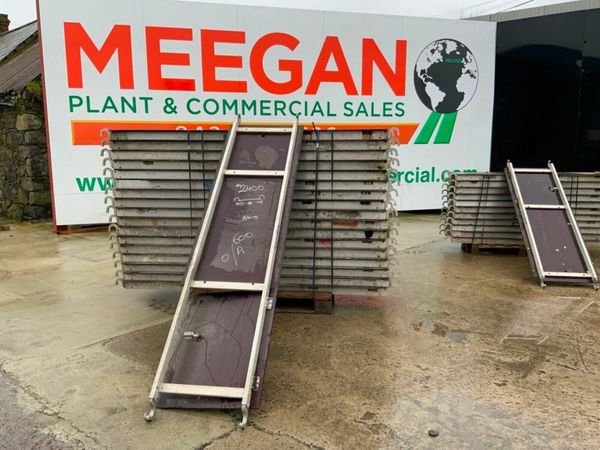 2400mm ALUMINIUM STAGING BOARDS..........2400. 379974927