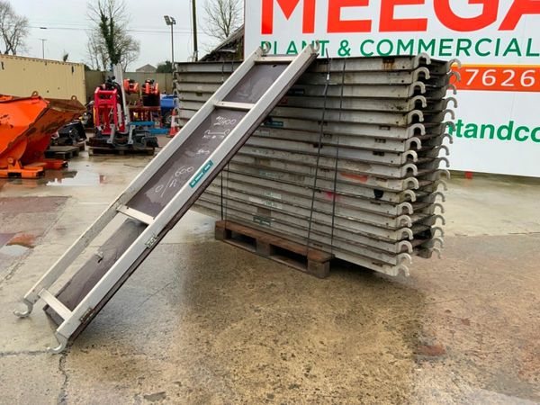 2400mm ALUMINIUM STAGING BOARDS..........2400. 379974929