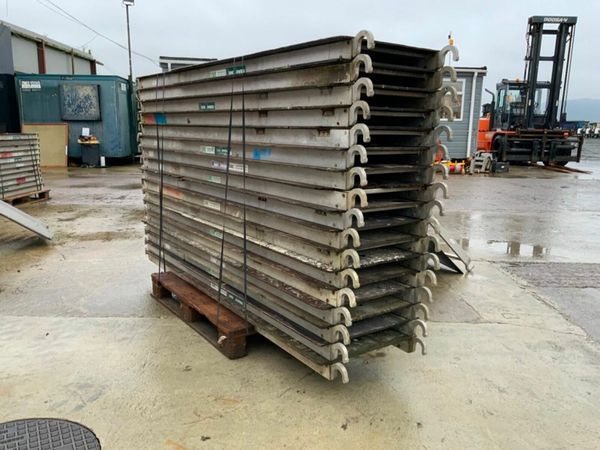 2400mm ALUMINIUM STAGING BOARDS..........2400. 379974935