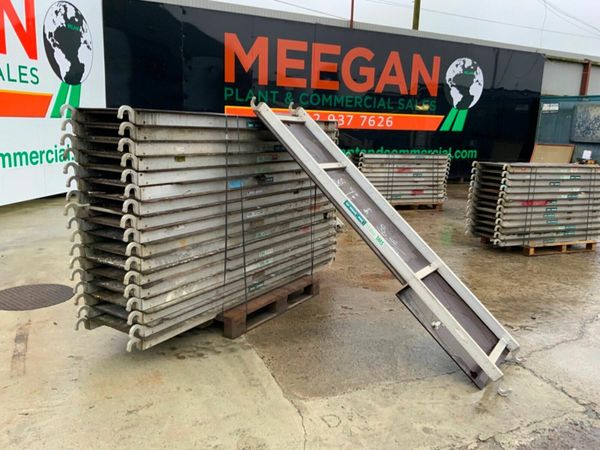 2400mm ALUMINIUM STAGING BOARDS..........2400. 379974937