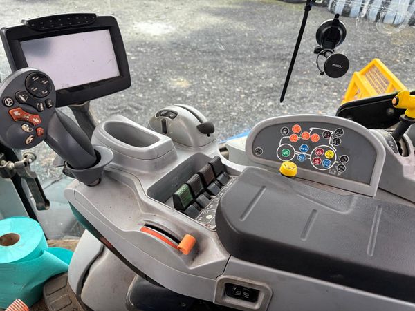 New Holland T7 200 379986790