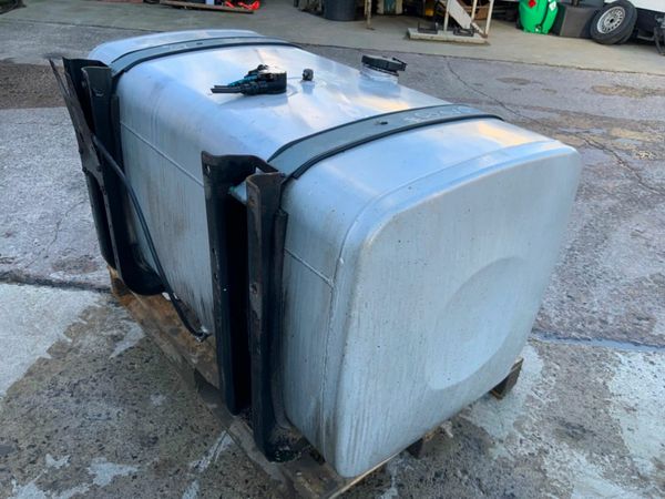 590lt  ALUMINIUM  FUEL TANK. & CRADLE......829. 379936721