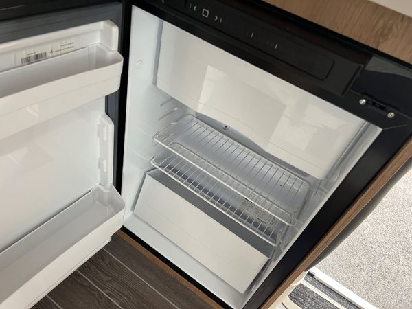 2025 Ford Roller Team 6 Berth - 6 Belts 3500KG 380041089