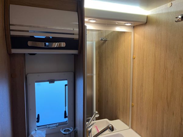 2025 Ford Roller Team 6 Berth - 6 Belts 3500KG 380041098