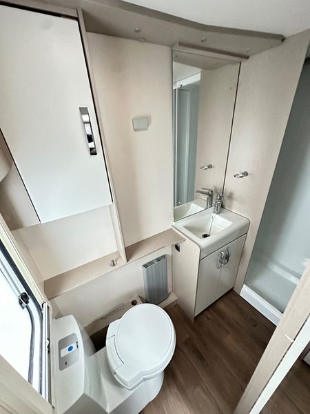 ✨STUNNING SWIFT ECCLES 4 BERTH ISLAND BED✨ 380030567